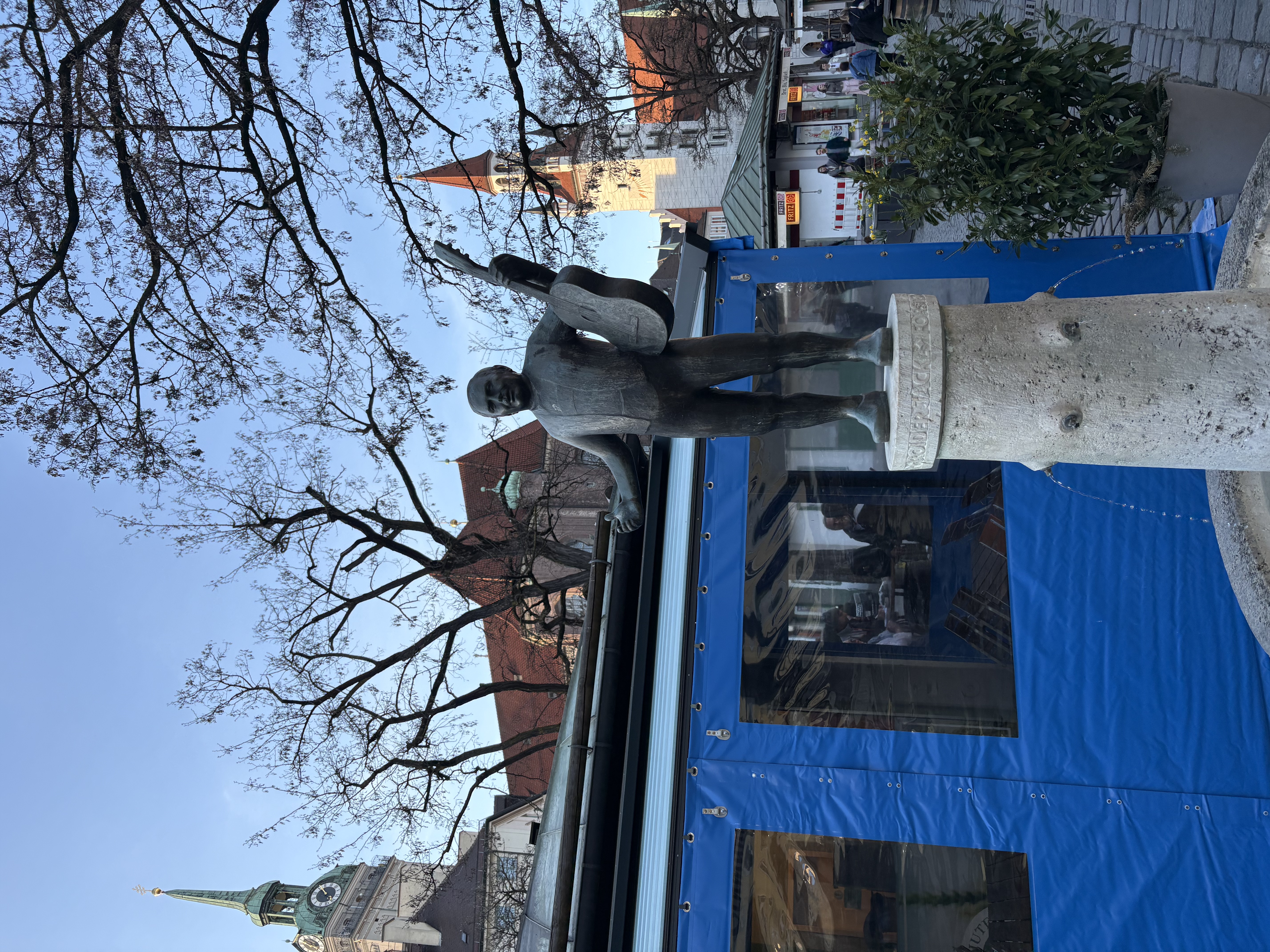 Statue near Viktualienmarkt
